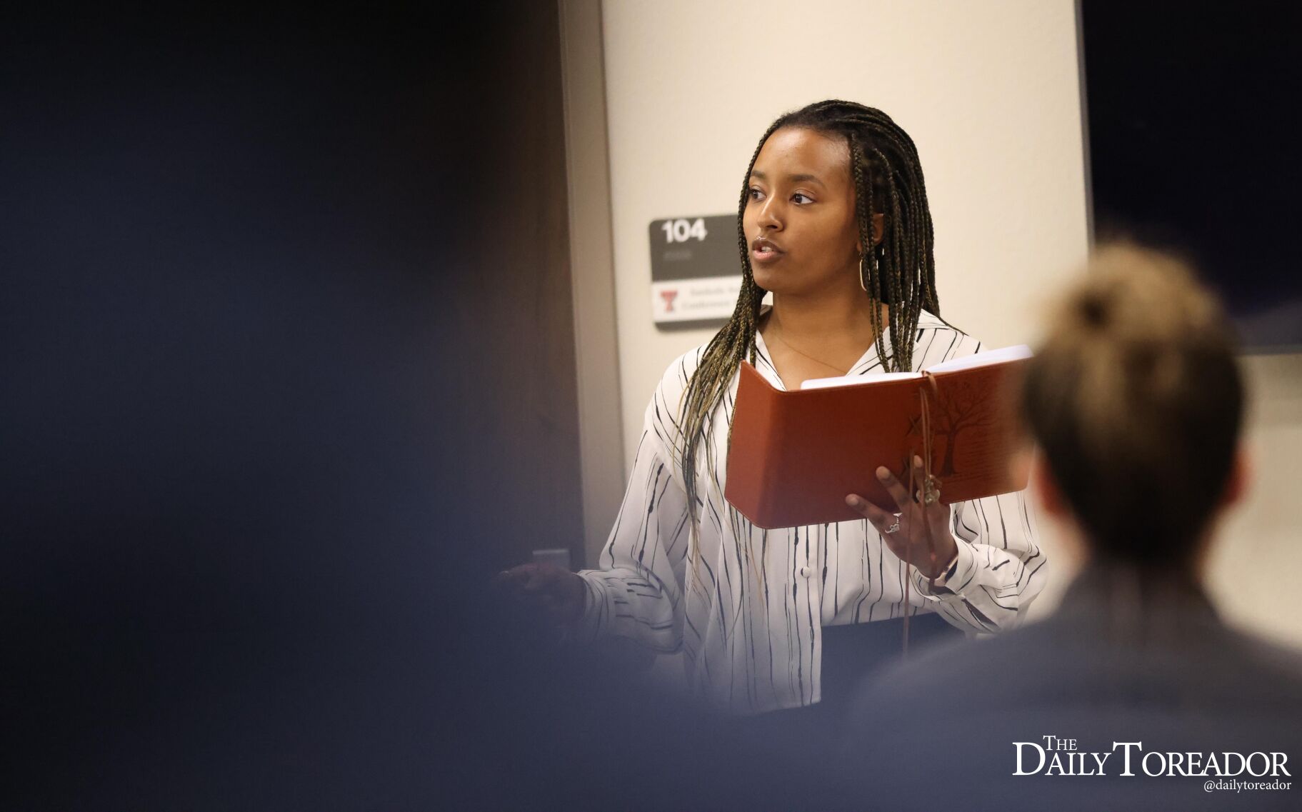 Mitchell speaks to students and alumni
